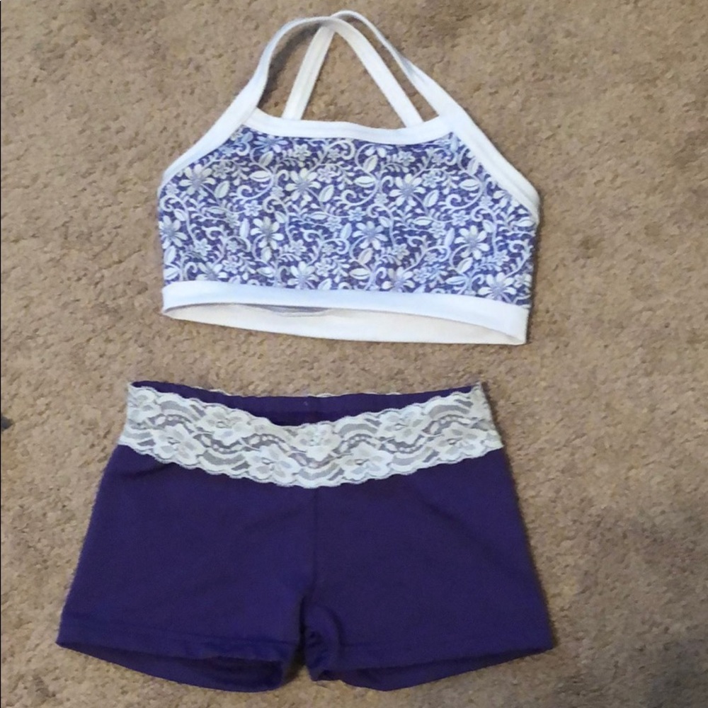 Ellie wear cheer or dance set
